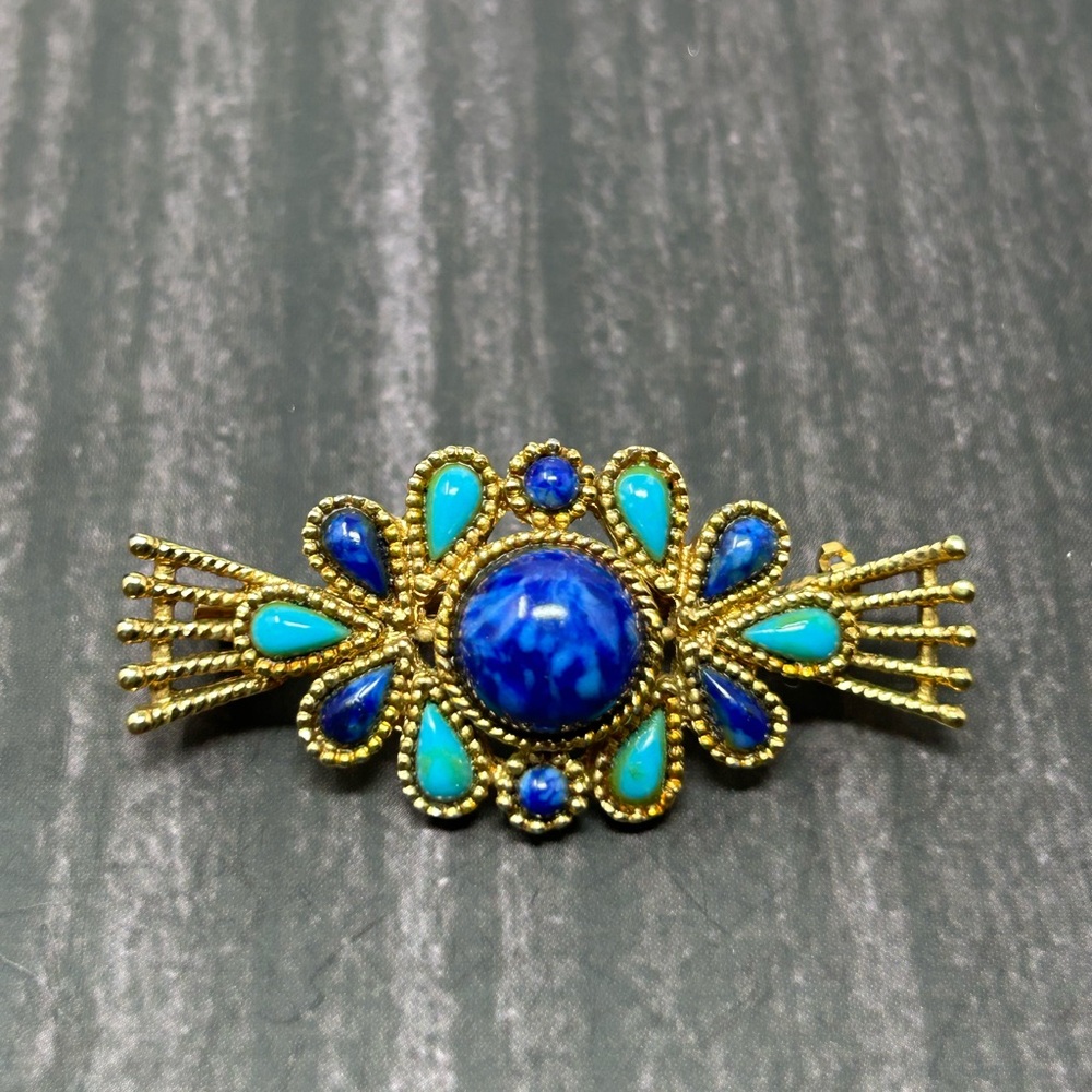 CAPRI Blue Stone Vintage Pin Brooch Gold